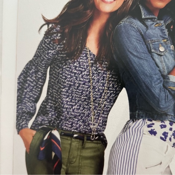 CAbi Tops - Cabi Te Amo Blouse
Size Small